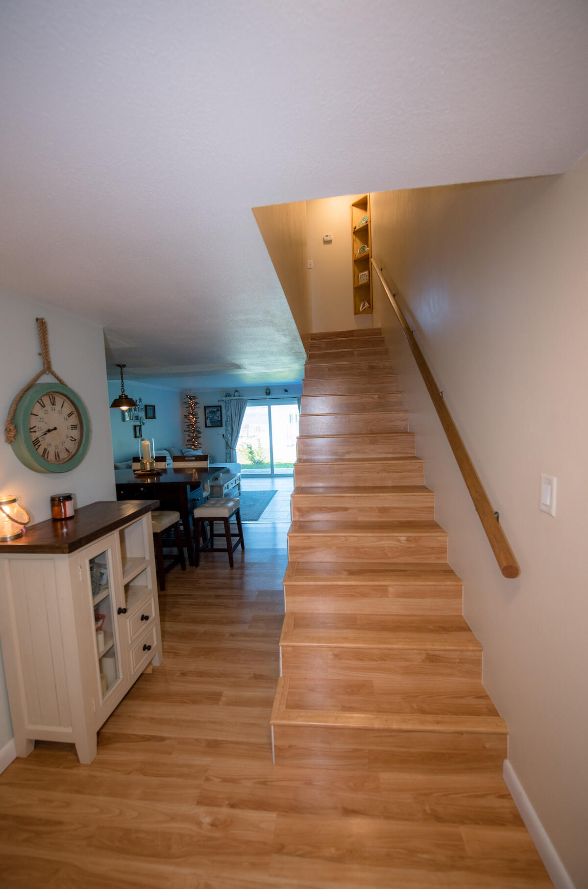 40 High Point Road, Unit B102 Tavernier, FL 33070 - Photo 6 of 27 a view of entryway and kitchen
