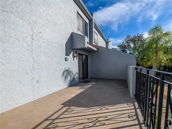 $2,600 | 6304 Grand Bahama Circle, Unit D, Tampa, FL 33615