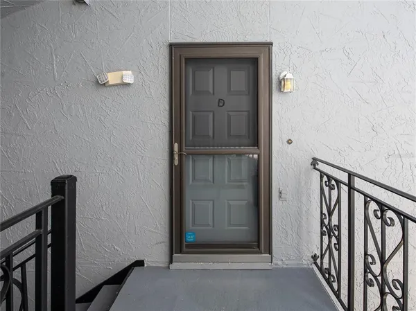 $2,600 | 6304 Grand Bahama Circle, Unit D, Tampa, FL 33615