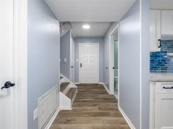 $2,600 | 6304 Grand Bahama Circle, Unit D, Tampa, FL 33615