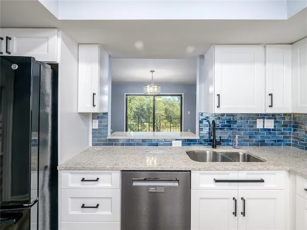 $2,600 | 6304 Grand Bahama Circle, Unit D, Tampa, FL 33615