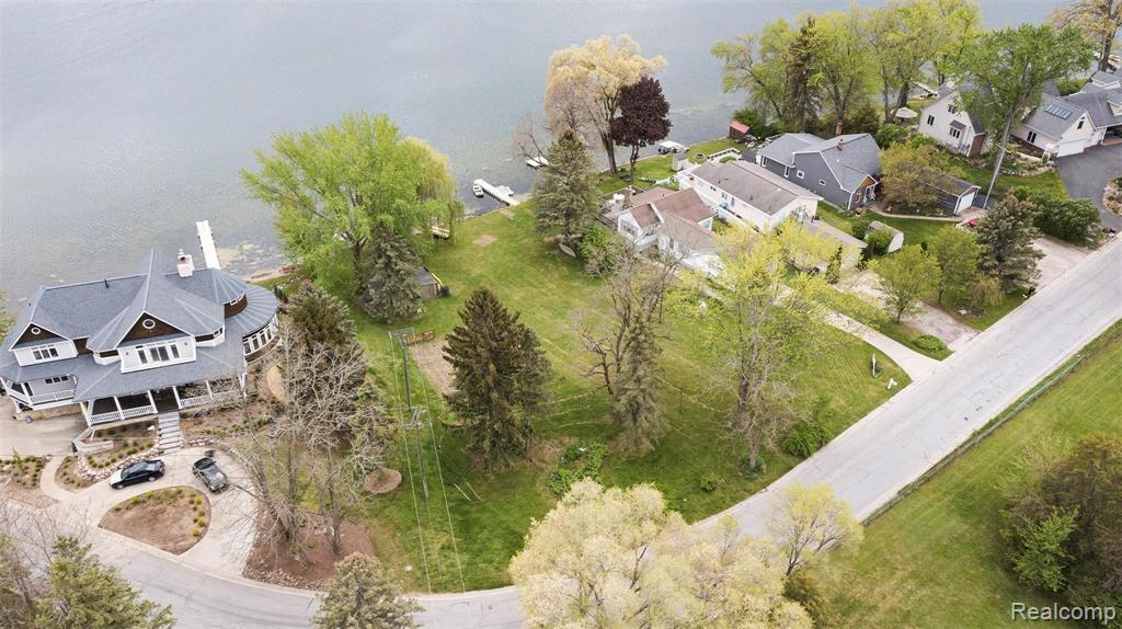 158 Clifford Road Brighton, MI 48116 - Photo 3 of 23