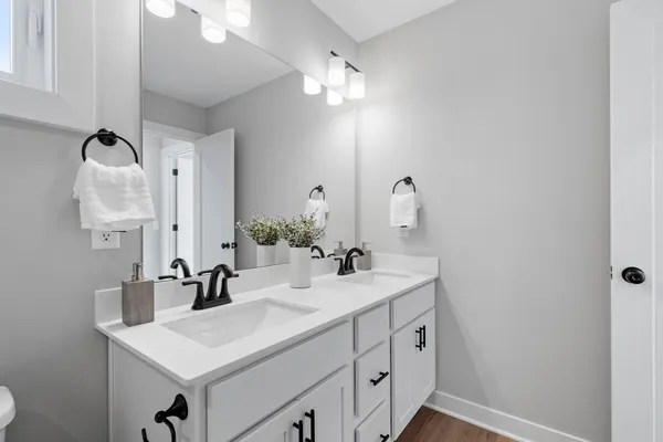 $3,950 | 20441 Keystone Avenue, Lakeville, MN 55044