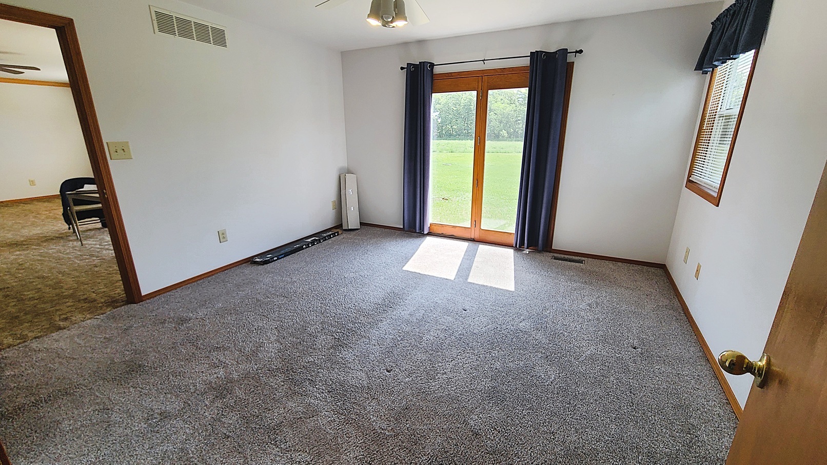 9830 Yorktown Road Lyndon, IL 61261 - Photo 12 of 36
