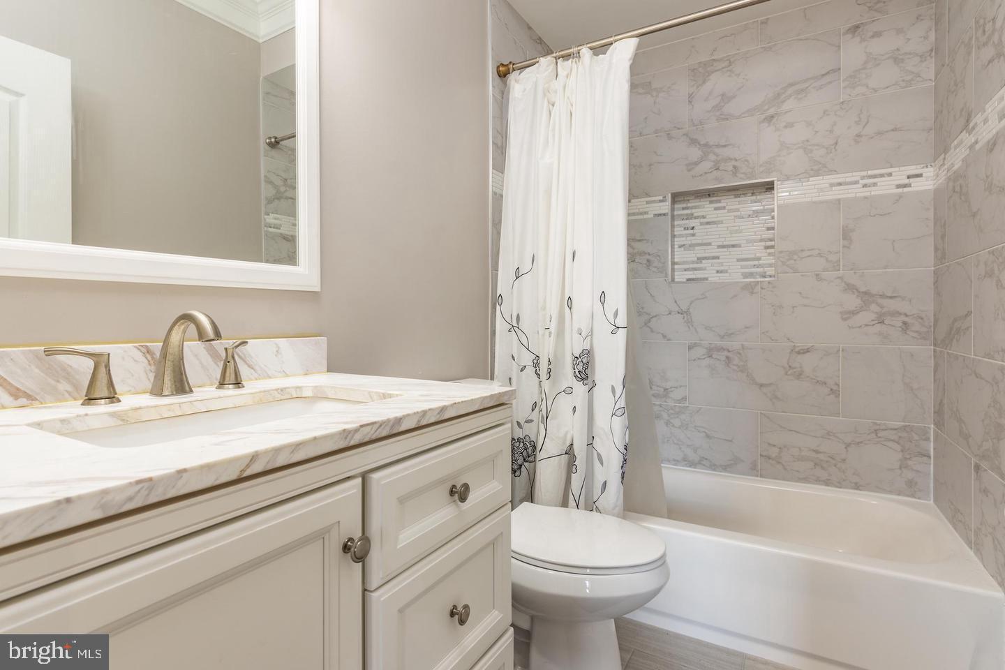 59 R Street Northeast, Unit 2 Washington, DC 20002 - Photo 17 of 23 Bath 2