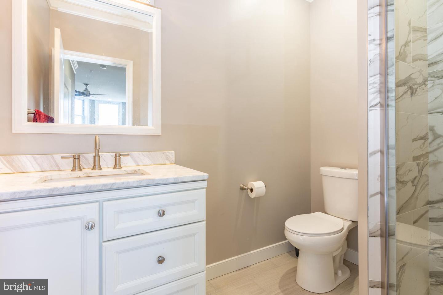 59 R Street Northeast, Unit 2 Washington, DC 20002 - Photo 20 of 23 Master In-suite