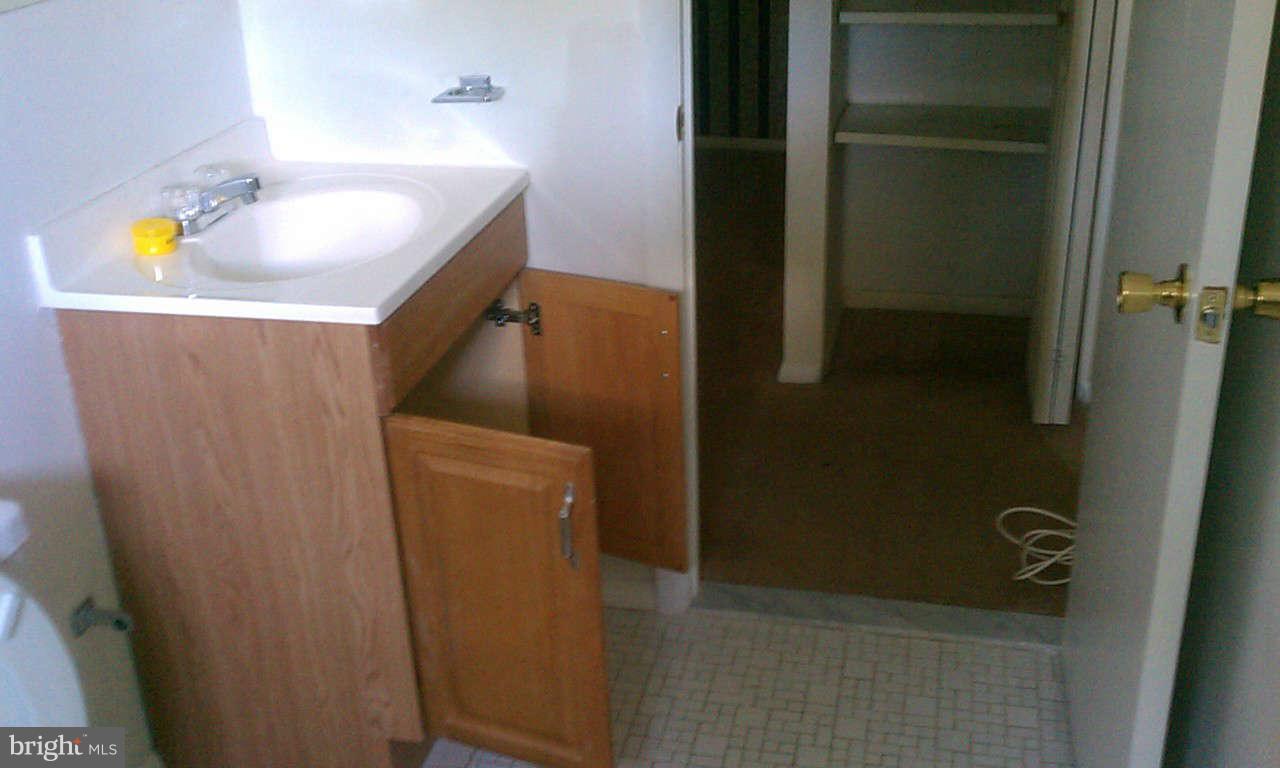 3926 Rolling Rd., Unit 7D Baltimore, MD 21208 - Photo 13 of 17 Bath