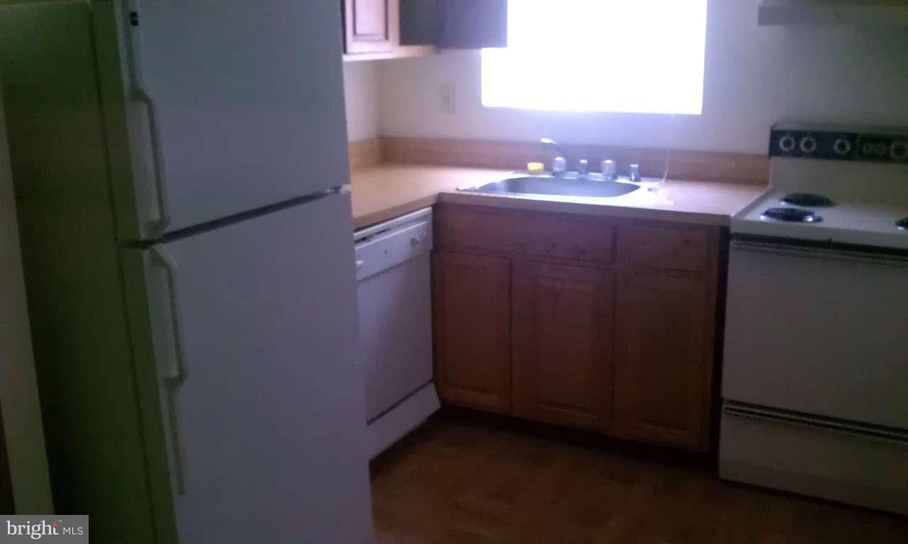 3926 Rolling Rd., Unit 7D Baltimore, MD 21208 - Photo 9 of 17 Kitchen