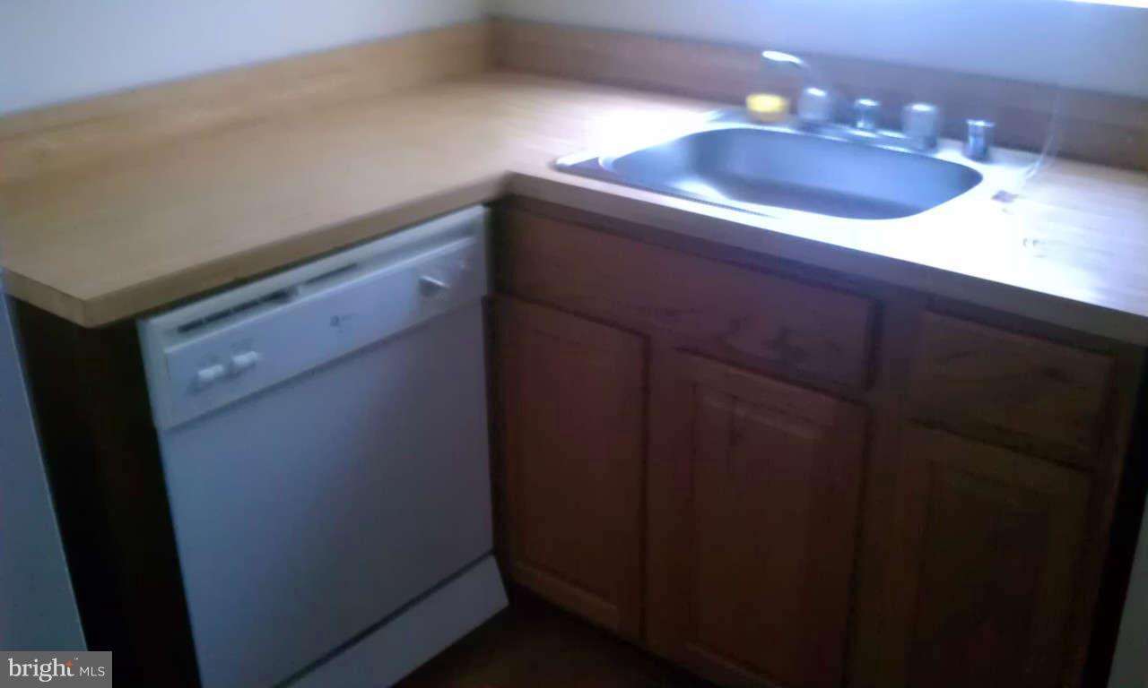 3926 Rolling Rd., Unit 7D Baltimore, MD 21208 - Photo 10 of 17 Kitchen