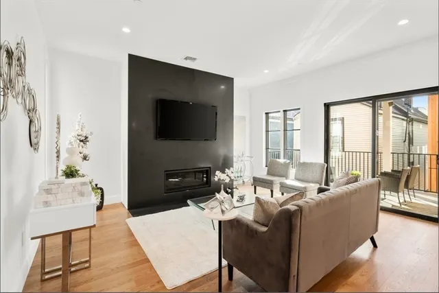 $5,995 | 160 West Seventh Street, Unit 4, Boston, MA 02127