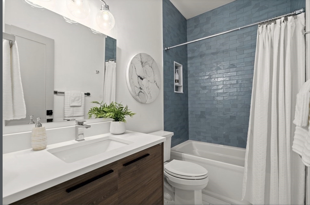 160 West Seventh Street, Unit 4 Boston, MA 02127 - Photo 9 of 17