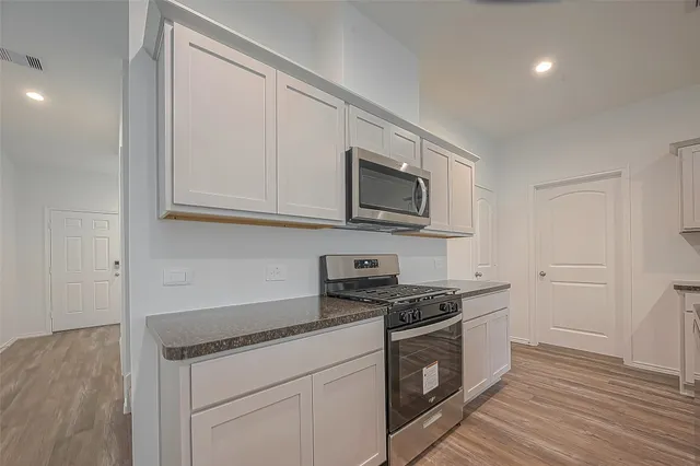 $2,350 | 5630 Avalon Woods Drive, Spring, TX 77373