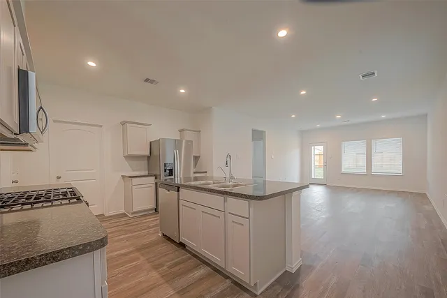 $2,350 | 5630 Avalon Woods Drive, Spring, TX 77373