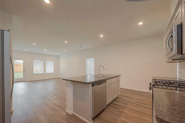 $2,350 | 5630 Avalon Woods Drive, Spring, TX 77373