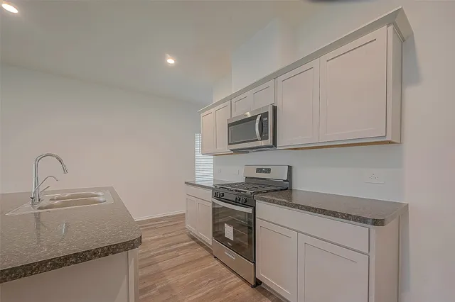 $2,350 | 5630 Avalon Woods Drive, Spring, TX 77373