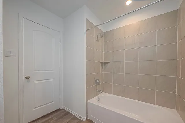 $2,350 | 5630 Avalon Woods Drive, Spring, TX 77373