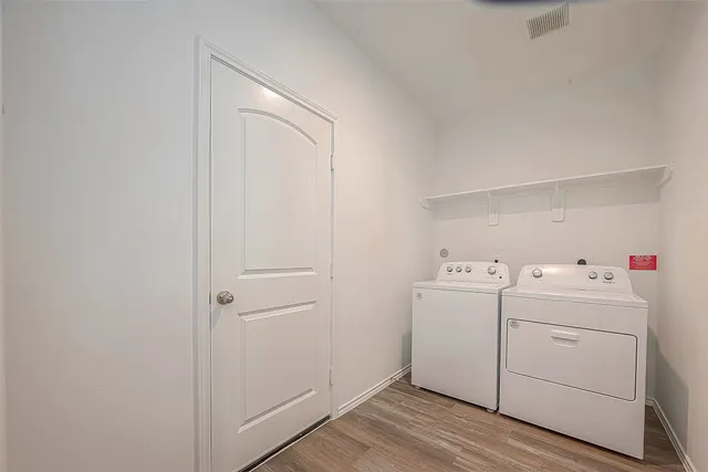 $2,350 | 5630 Avalon Woods Drive, Spring, TX 77373