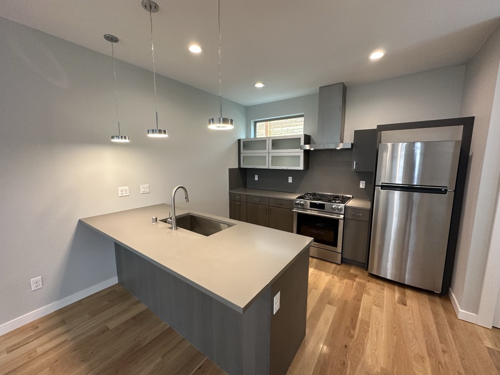 4325 Whitman Avenue North, Unit B Seattle, WA 98103 - Photo 12 of 29