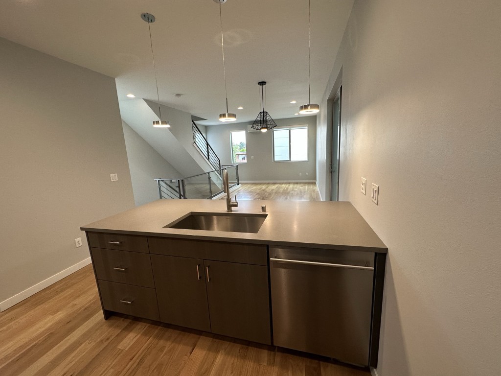 4325 Whitman Avenue North, Unit B Seattle, WA 98103 - Photo 14 of 29