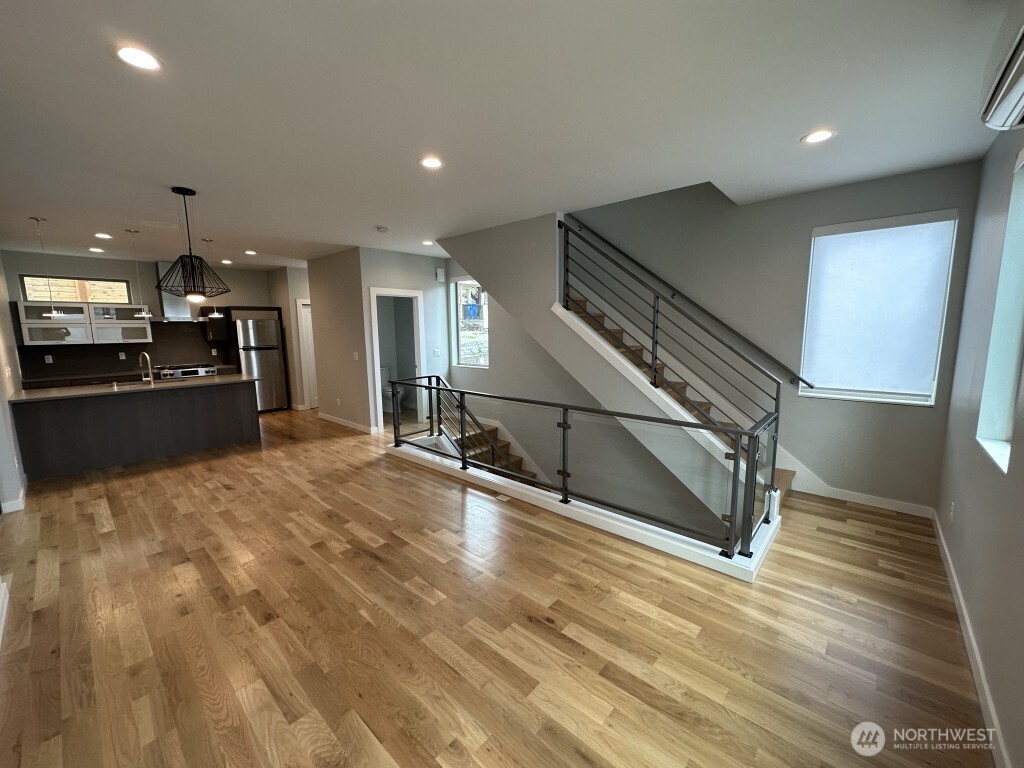 4325 Whitman Avenue North, Unit B Seattle, WA 98103 - Photo 16 of 29