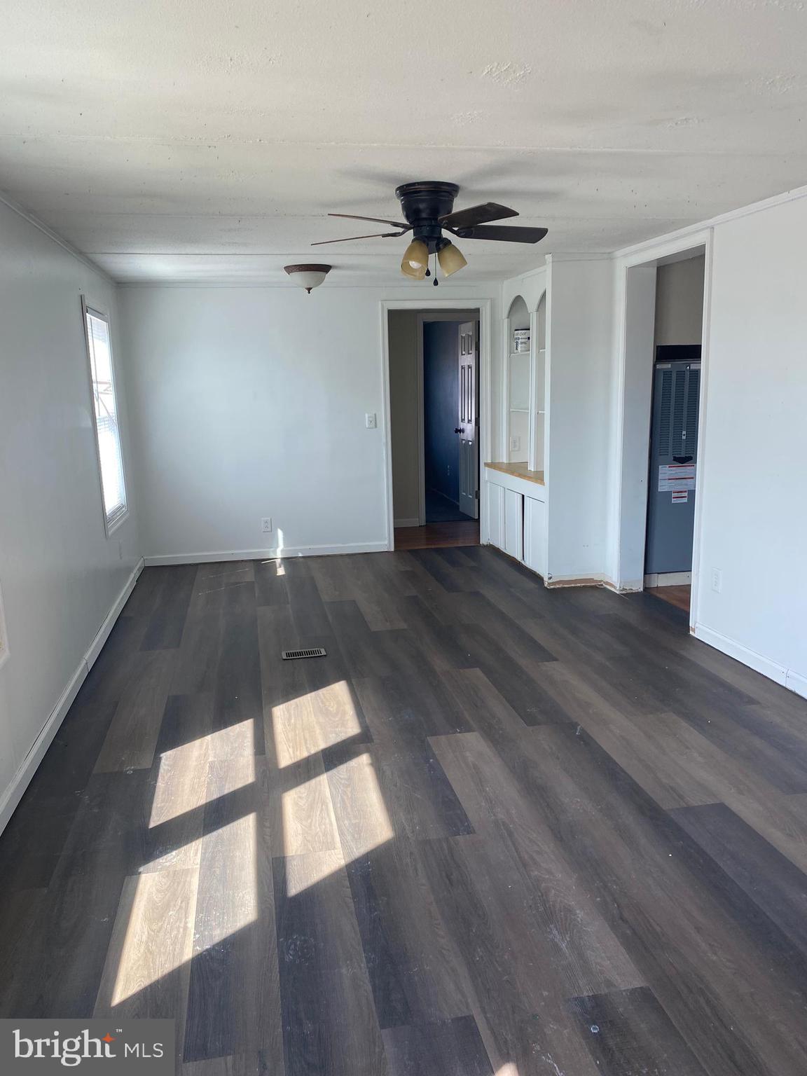 29 Chesapeake Estates York, PA 17408 - Photo 8 of 34 a view of an empty room and wooden floor