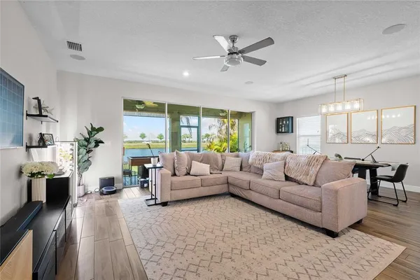 $499,900 | 5830 Silver Sun Drive, Apollo Beach, FL 33572