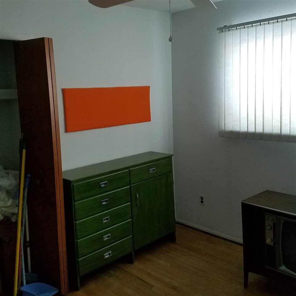 2233 Frazho Road Warren, MI 48091 - Photo 17 of 36 31340106-16.JPG