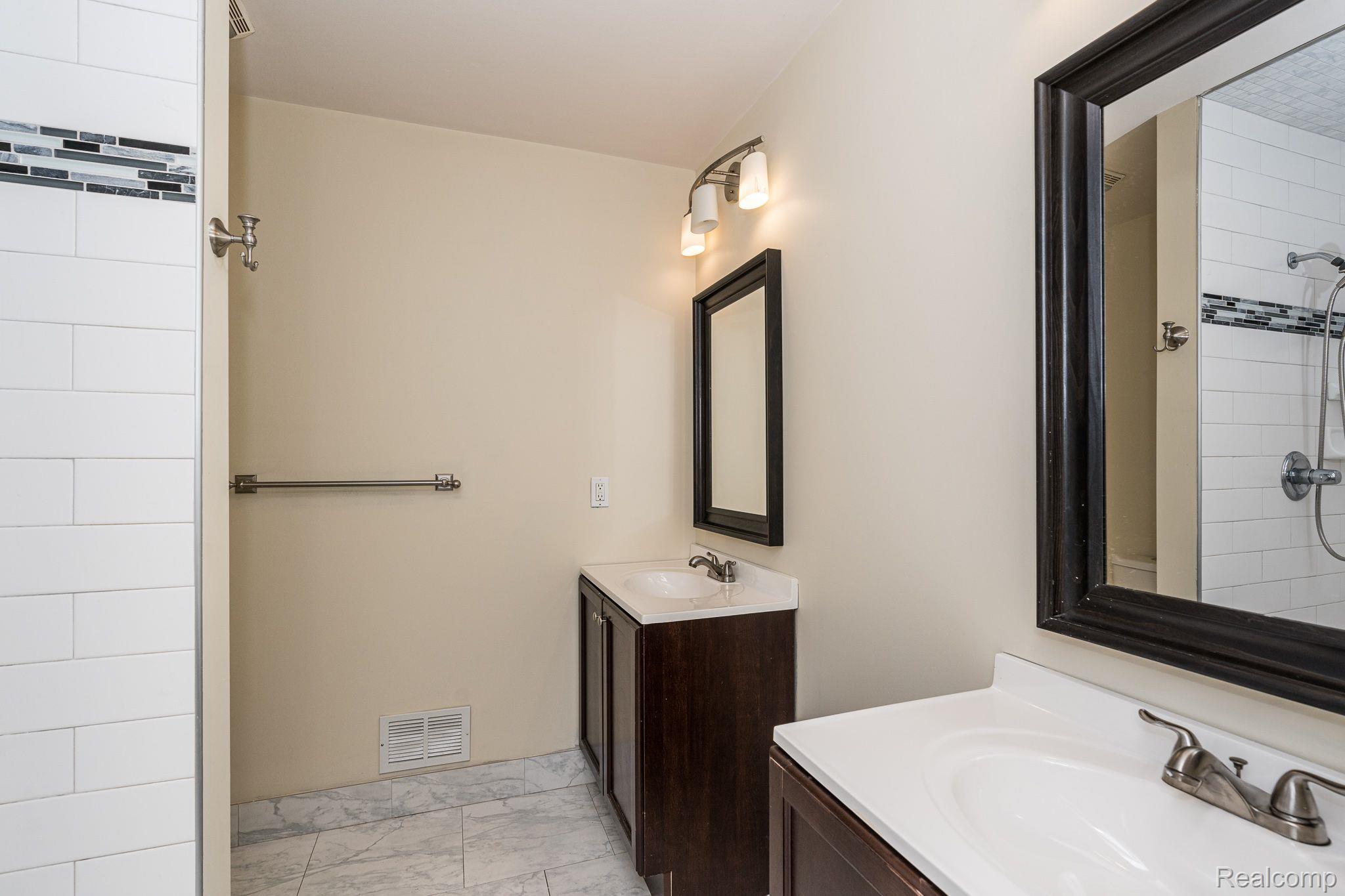 1631 Sumac Drive Rochester, MI 48309 - Photo 22 of 29 Gallery Image 22