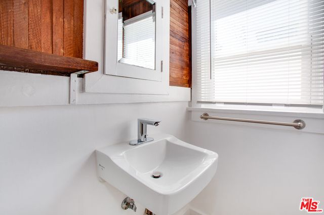 $2,350 | 426 Rialto Avenue, Unit C, Venice, CA 90291