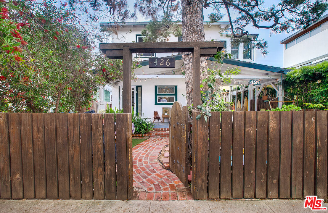 426 Rialto Avenue, Unit C Venice, CA 90291 - Photo 2 of 16