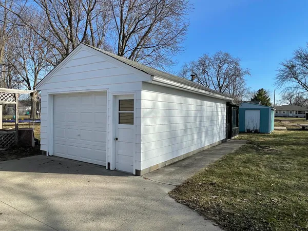 $214,900 | 618 9th Avenue Southeast, Waseca, MN 56093