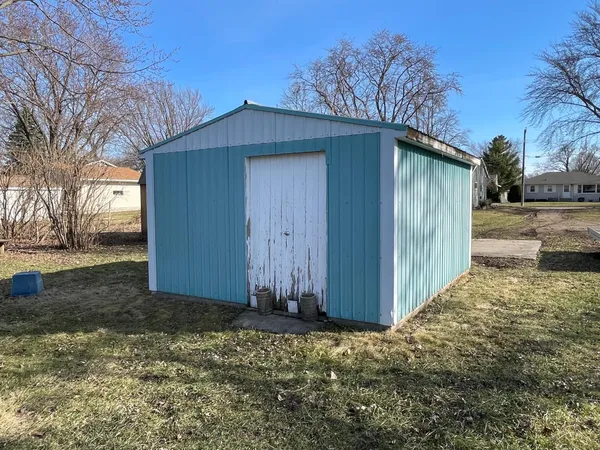 $214,900 | 618 9th Avenue Southeast, Waseca, MN 56093