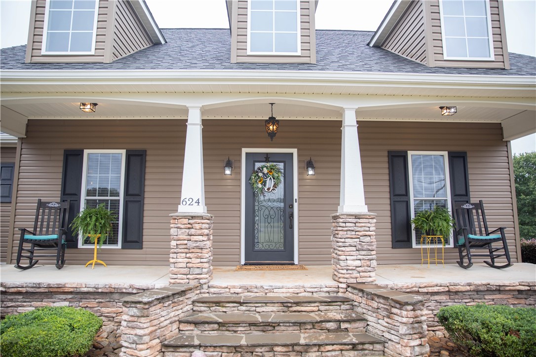 624 West Pine Grove Road Fair Play, SC 29643 - Photo 5 of 40 Gallery Image 5