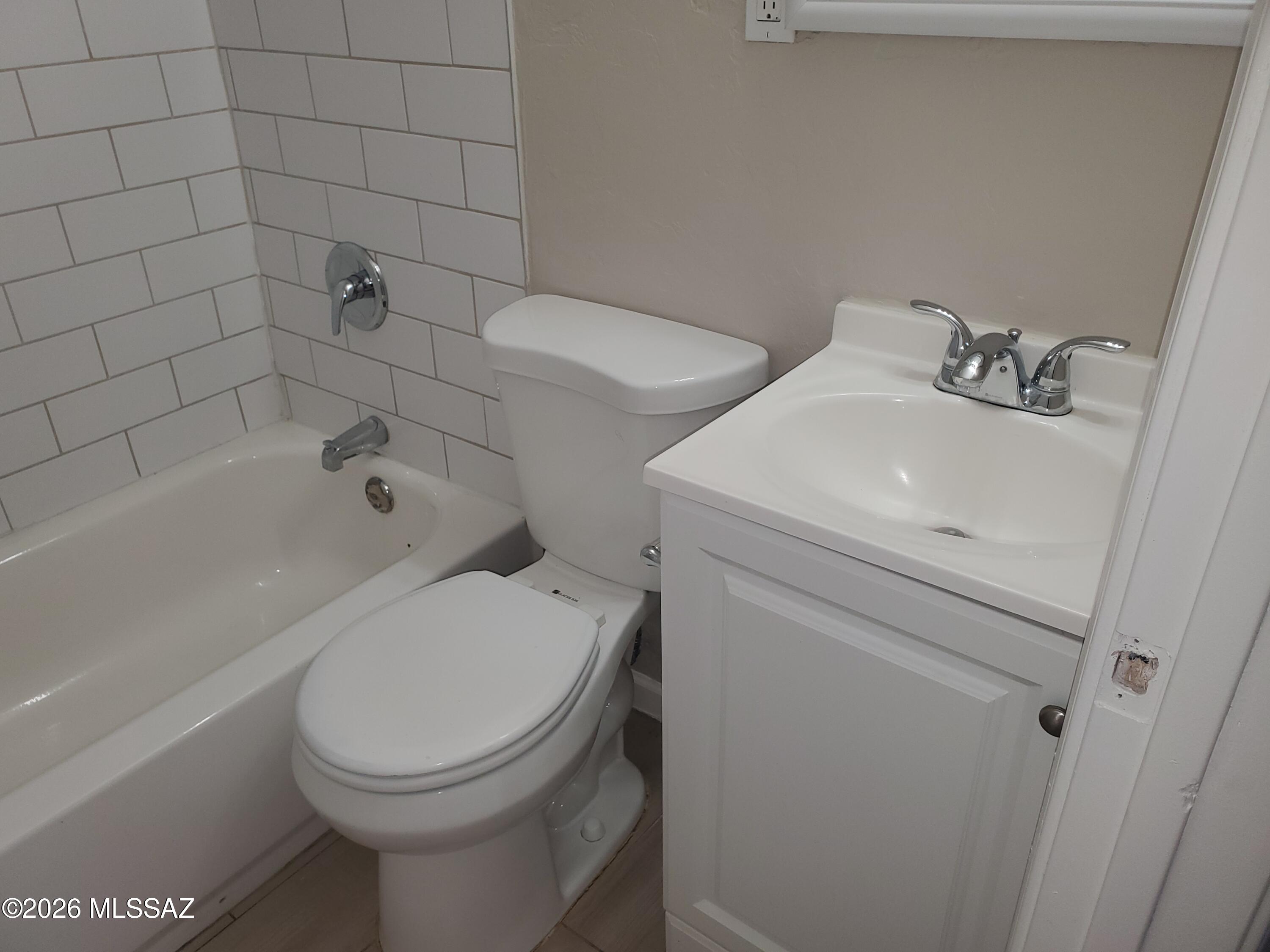 3451 North Flowing Wells Road, Unit 2 Tucson, AZ 85705 - Photo 9 of 10 20231012_135345