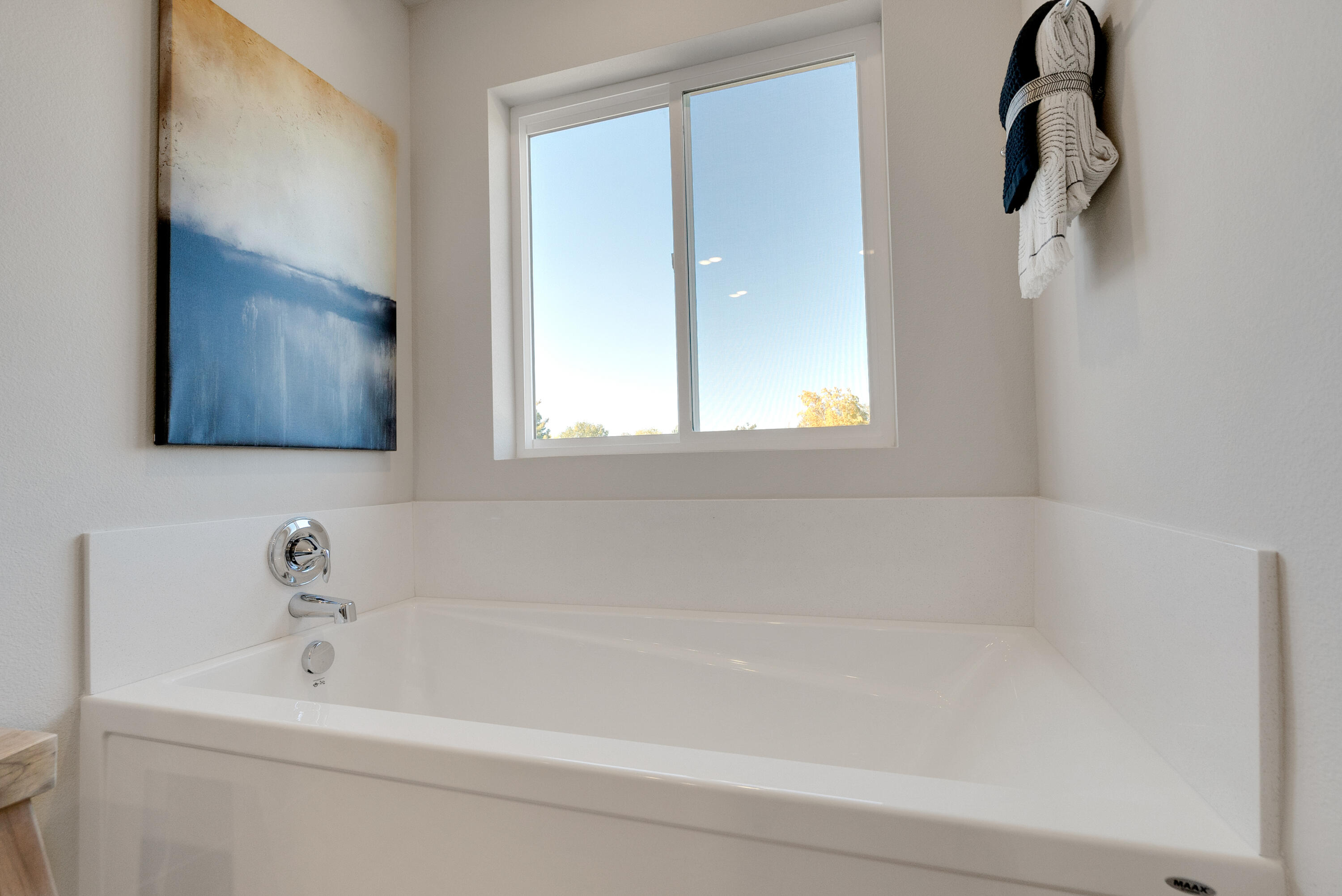 63293 Peale Street Bend, OR 97701 - Photo 10 of 19 POR_Acadia Pointe_Pic_Magnolia_OwnersBat