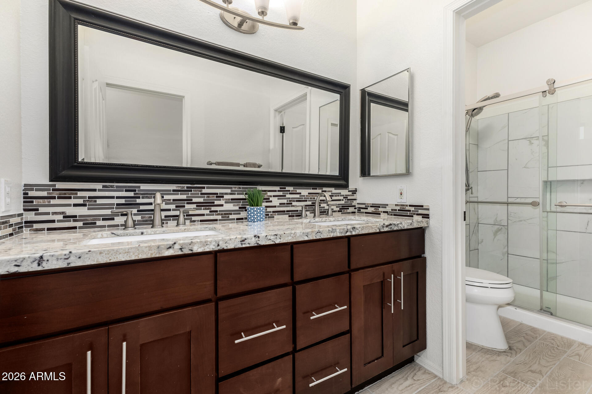 549 East Sheffield Avenue Gilbert, AZ 85296 - Photo 19 of 39 full bathroom