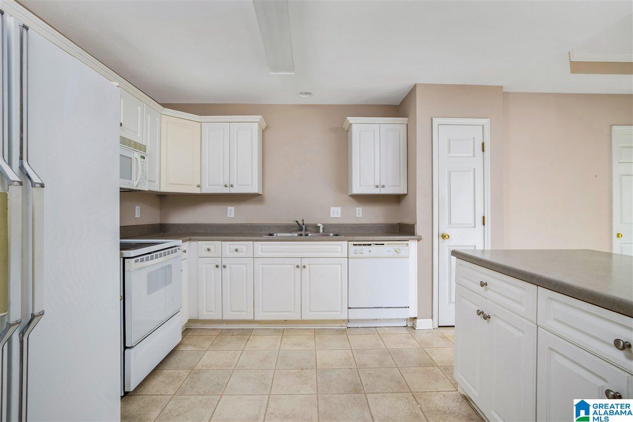 226 Silverstone Lane Alabaster, AL 35007 - Photo 13 of 28