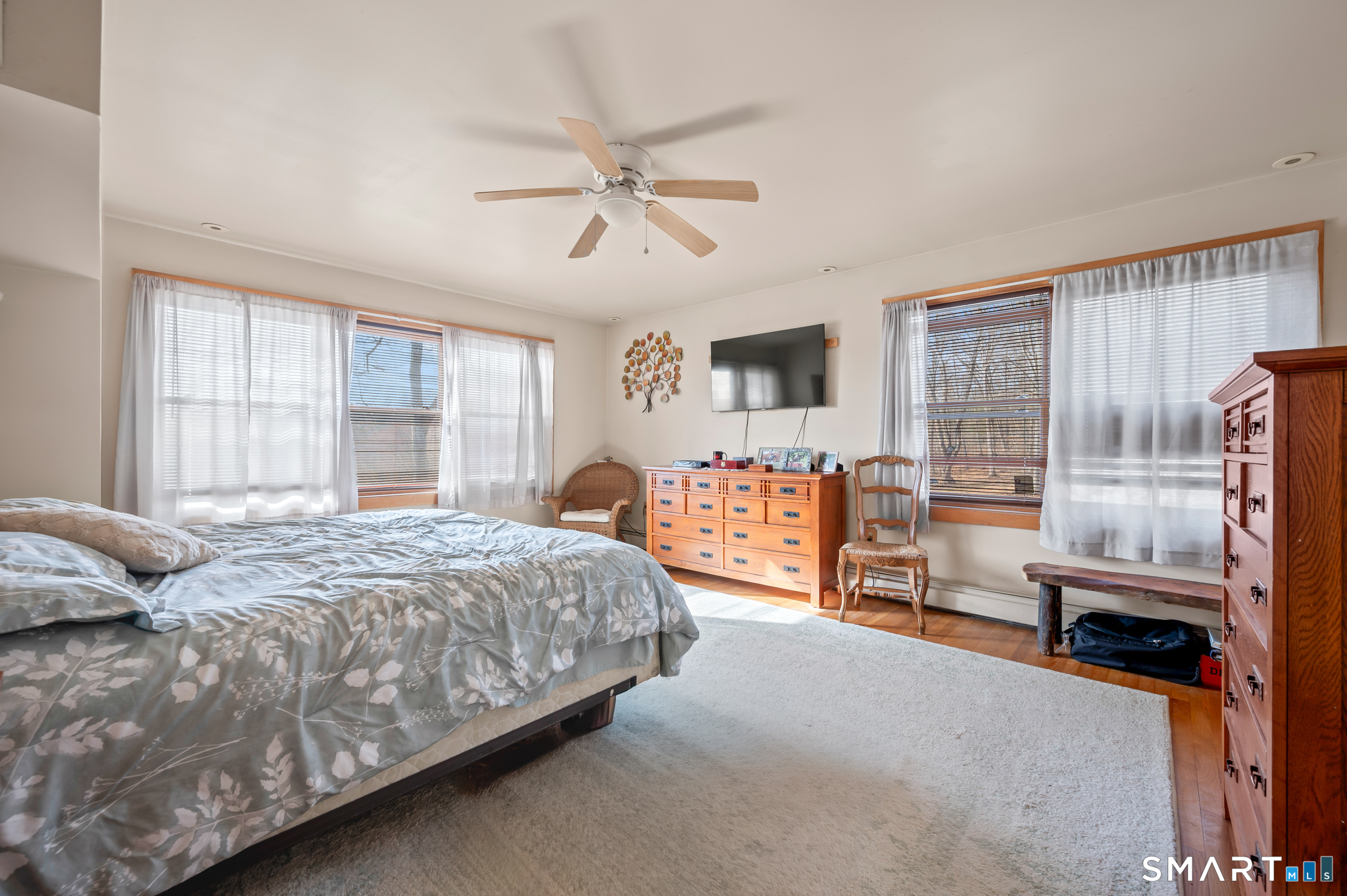 76 Cowles Road Woodbury, CT 06798 - Photo 32 of 39 2nd Floor Primary Suite