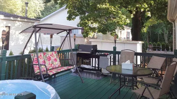$325,000 | 38 Village Road, Morganville, NJ 07751