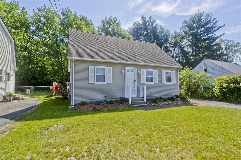 105 Mazarin Street Springfield, MA 01151 - Photo 3 of 25