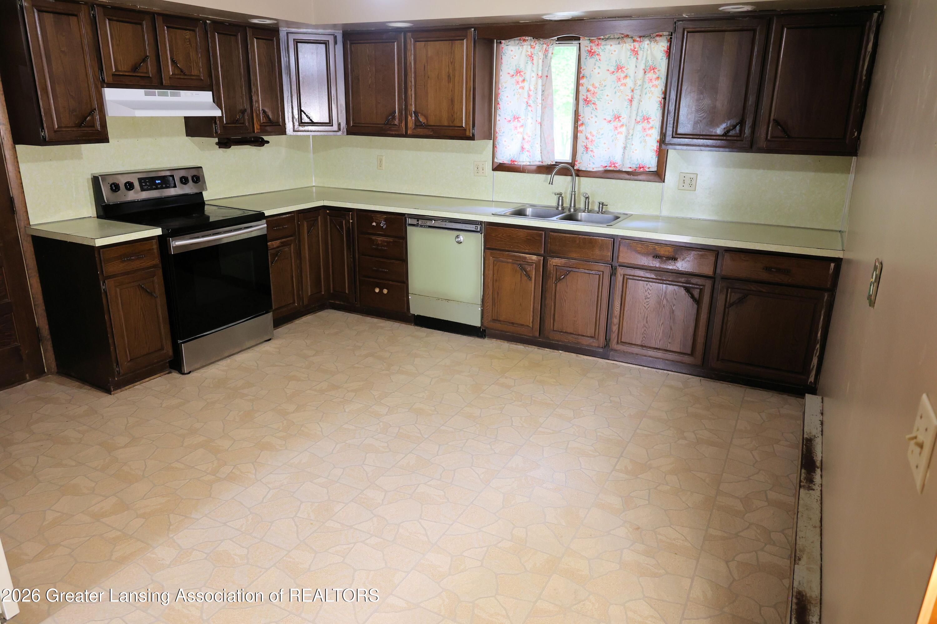 2726 North Lowell Road St. Johns, MI 48879 - Photo 5 of 23 2726Lowe (42)