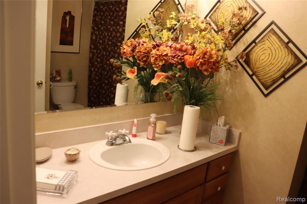 26258 Orchard Lake Road, Unit 1 Farmington Hills, MI 48334 - Photo 12 of 17