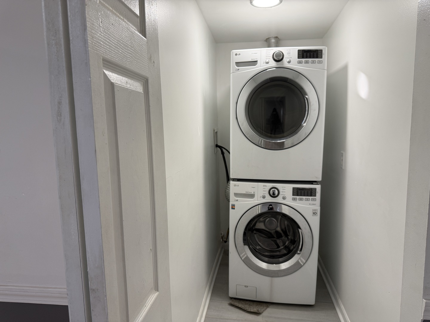 11725 South Morgan Street Chicago, IL 60643 - Photo 32 of 40 a utility room with dryer and washer