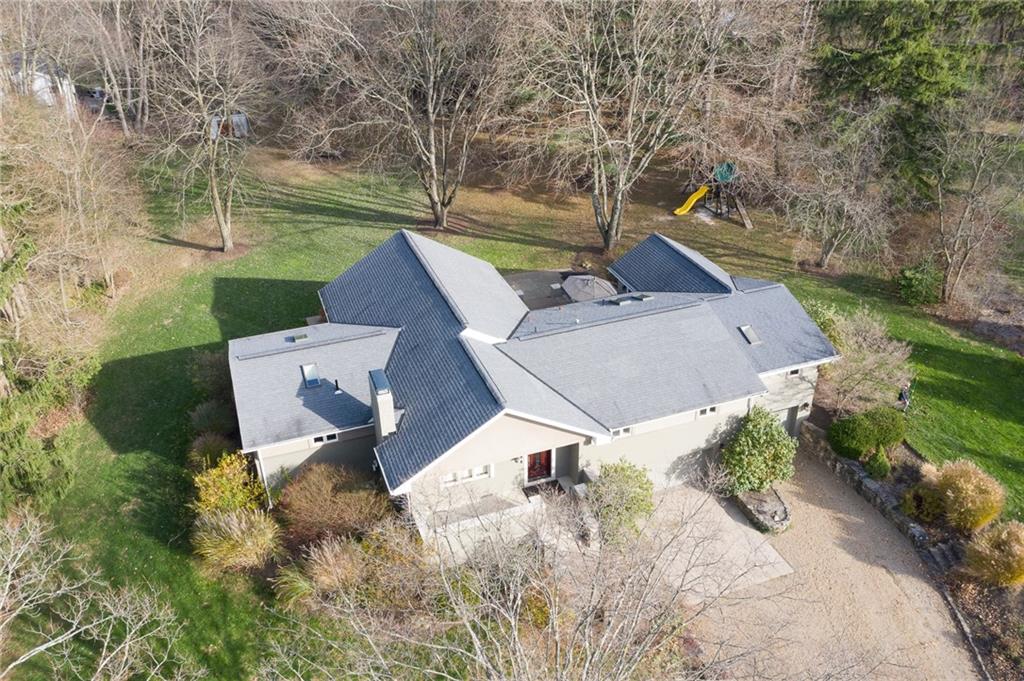 20 Easton Road Fox Chapel, PA 15238 - Photo 2 of 25