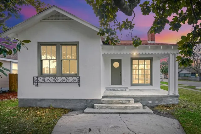 $2,200 | 42 Beauregard Drive, Gretna, LA 70053