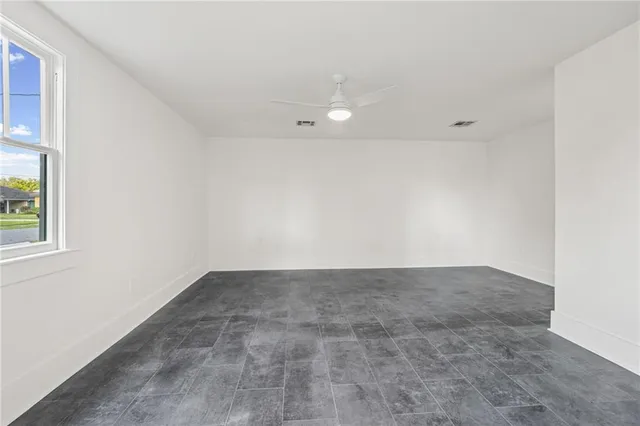 $2,200 | 42 Beauregard Drive, Gretna, LA 70053