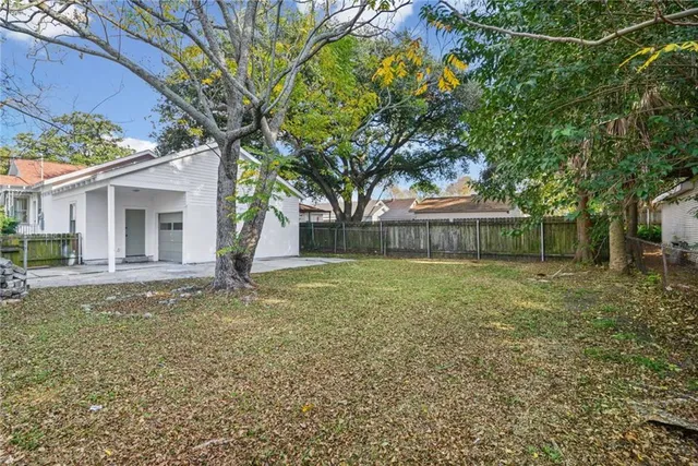 $2,200 | 42 Beauregard Drive, Gretna, LA 70053