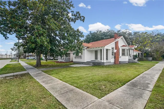 $2,200 | 42 Beauregard Drive, Gretna, LA 70053