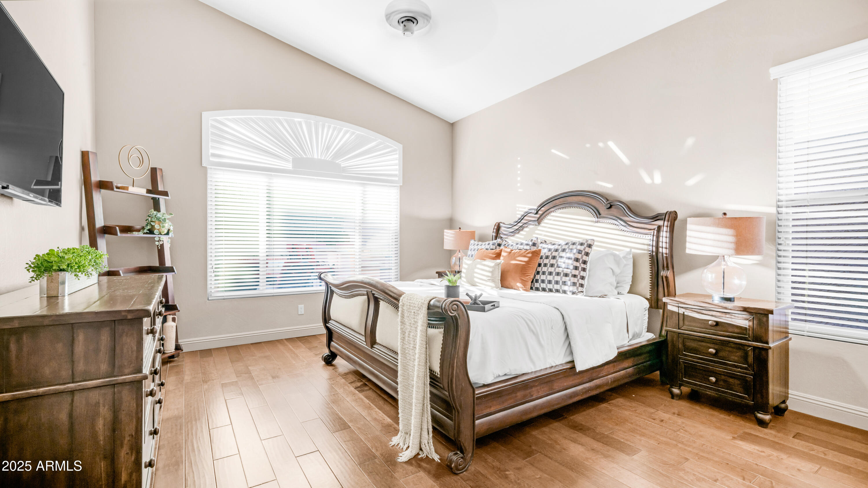 6334 East Viewmont Drive, Unit 25 Mesa, AZ 85215 - Photo 19 of 44 Primary Suite