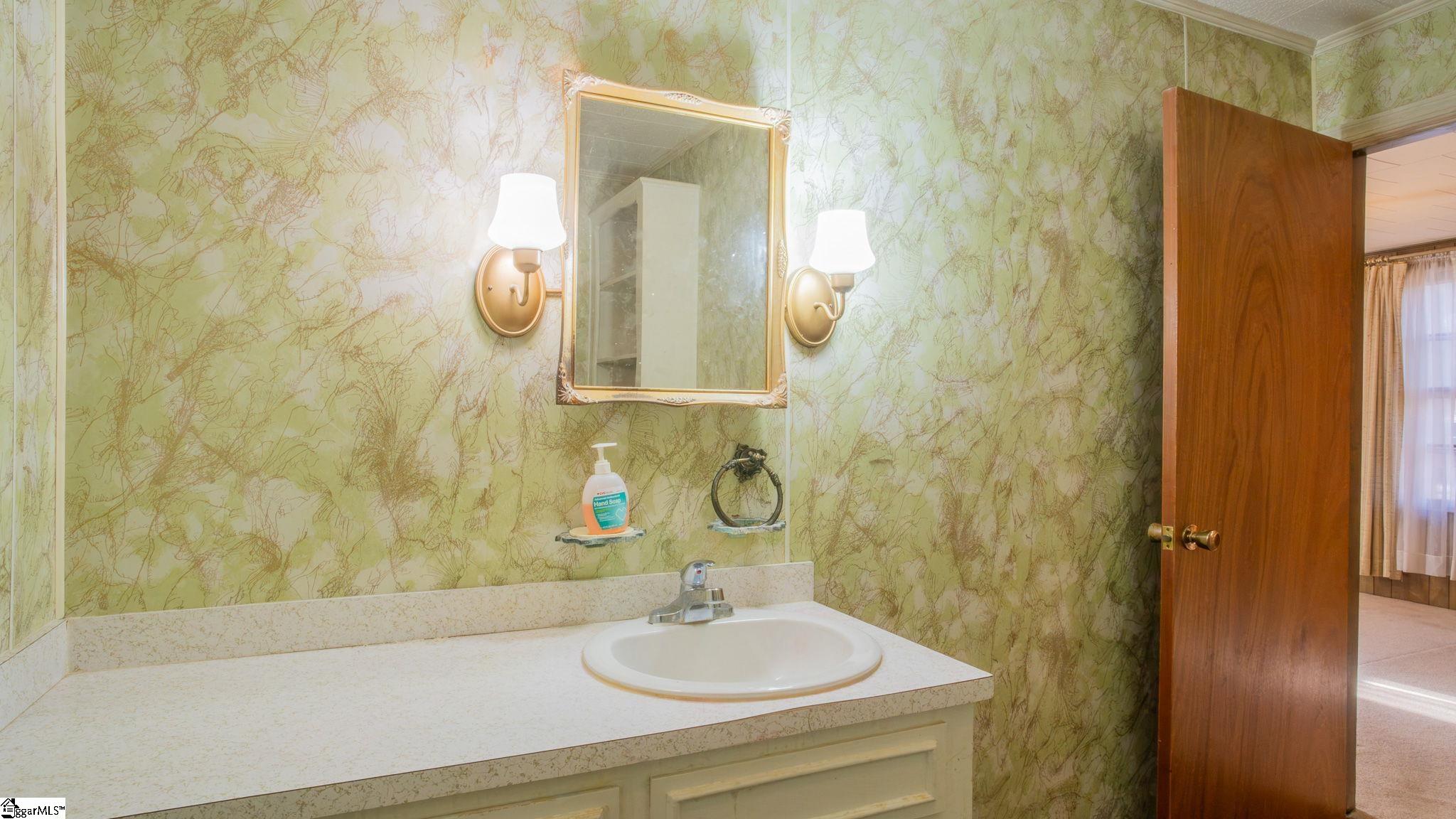 4 West Fleming Street Ware Shoals, SC 29692 - Photo 8 of 38